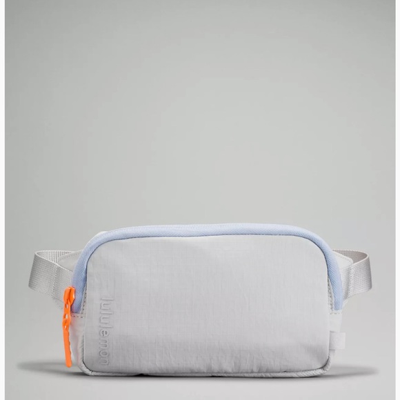 Lululemon Mini Belt Bag-Vapor - Picture 1 of 6